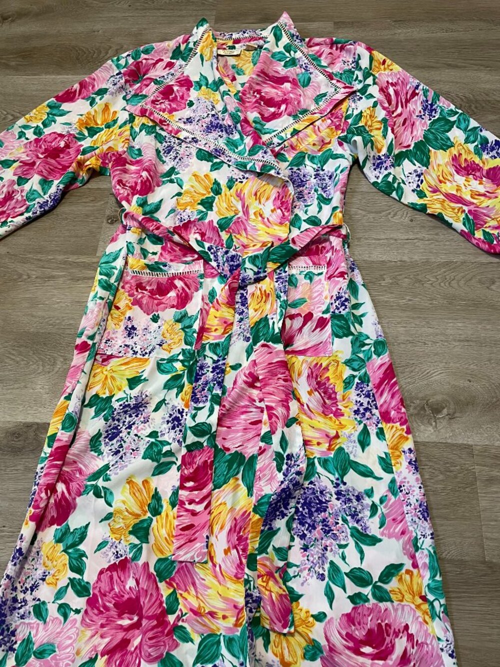 Floral Robe - Picture 10 of 11
